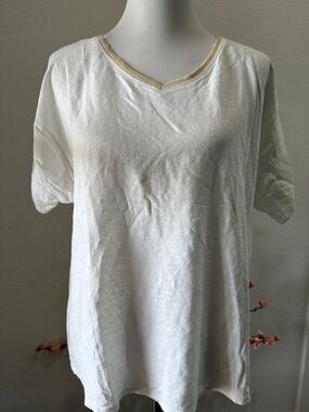 Chico's White Short Sleeve V-Neck Top with Cream and Gold necklineTrim